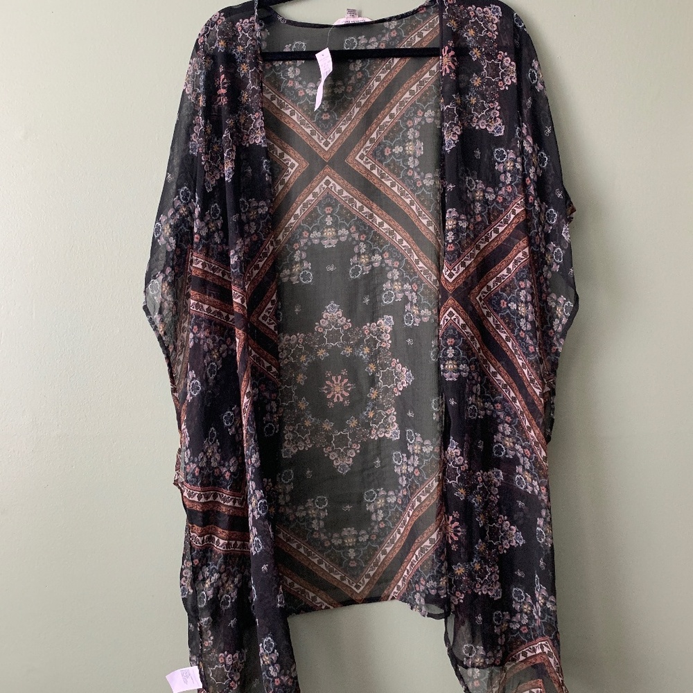 American Eagle Chiffon Kimono- (New with tag)